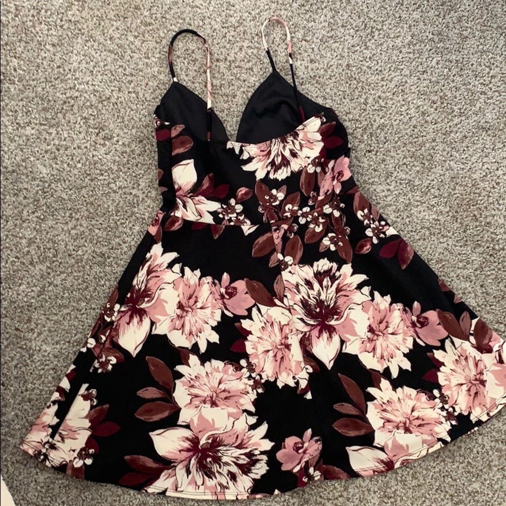 Dress - Picture 4 of 4